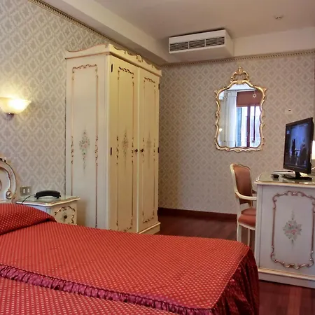 Diana Hotel