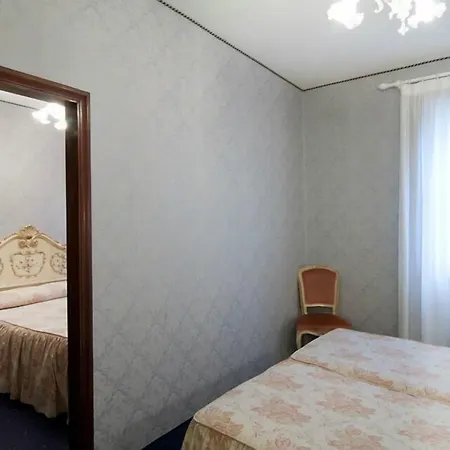 Diana Hotel 3*