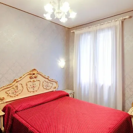 Diana Hotel