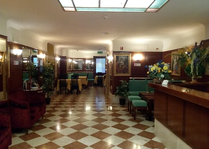 Diana Hotel 3*