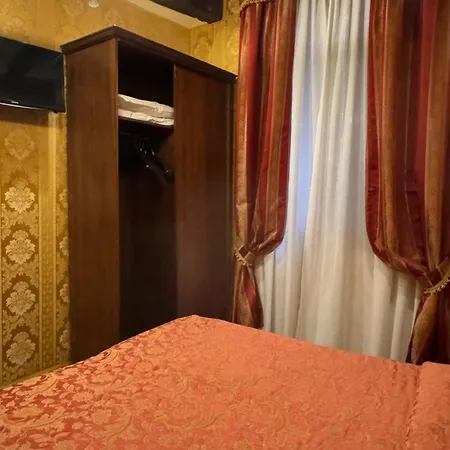Diana Hotel