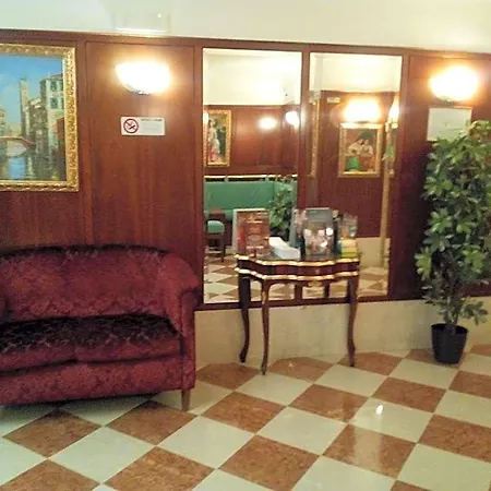 Diana Otel Venedik